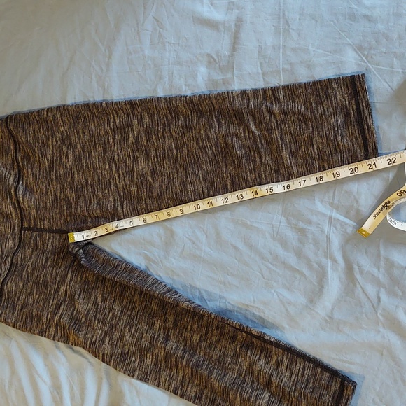 Victoria's Secret Sport M Knockout Capri - Picture 3 of 11